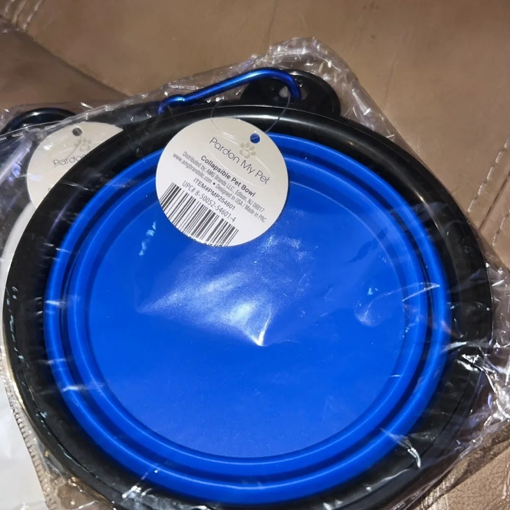 Set of 2 Collapsible Silicone Water Travel Bowls with Clip for Dog and Cat BNWT